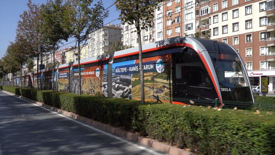 Kayseri'de Tramvaylar Koramaz Vadisi İle Kültepe Kaniş-karum Görselleriyle Donatıldı