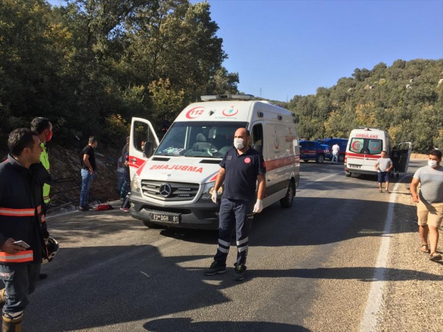 Mersin'de Tarım İşçilerini Taşıyan Midibüs Devrildi: 1 Ölü, 34 Yaralı