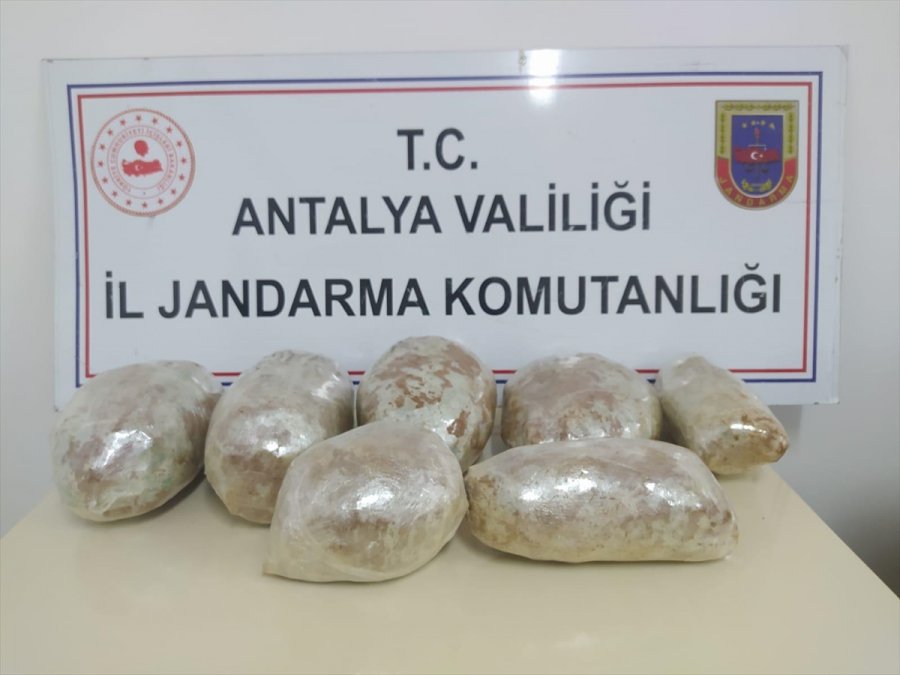 Antalya Jandarmasından 10 Ayda 595 Uyuşturucu Ve Sahte İçki Operasyonu