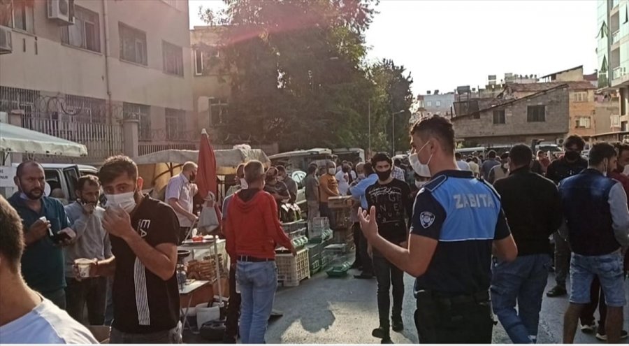 Mersin'de Kovid-19 Tedbirlerine Uyulmayan Kuş Pazarı Süresiz Kapatıldı