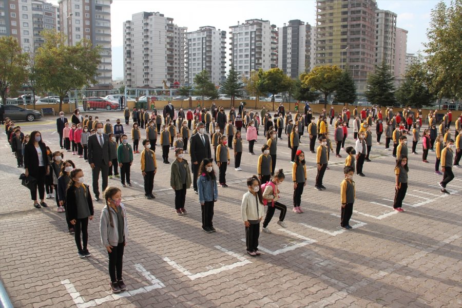 Kayseri'de İlkokul Öğrencileri 