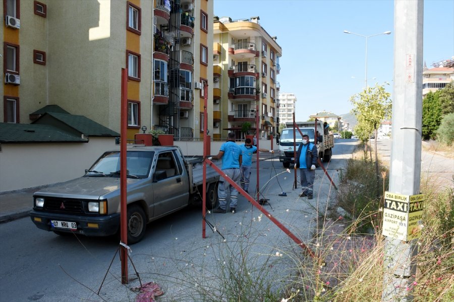 Alanya'da İki Yıl Önce Tel Örgüyle Kapatılan Cadde Açıldı