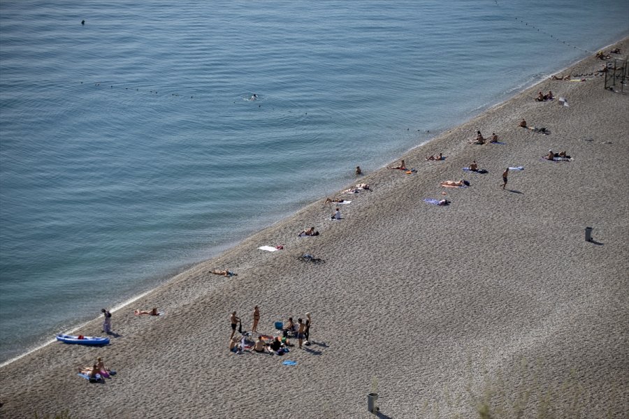 Antalya'da Kasımda Deniz Keyfi