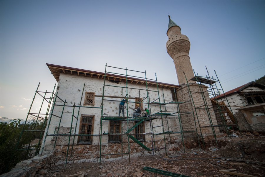 Tarihi Caminin İhtişamı Restorasyon Çalışmasıyla Korunacak