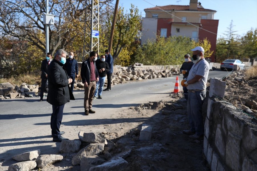 Kayabağ'ın Eski Taş Duvarları Aslına Uygun Örülüyor