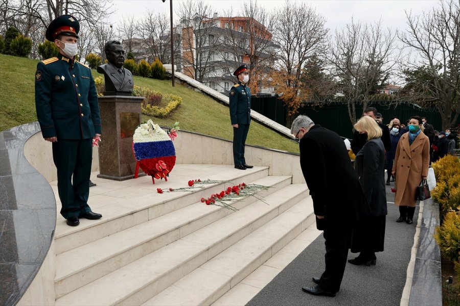 Rus Büyükelçi Karlov, Ankara'da Anıldı