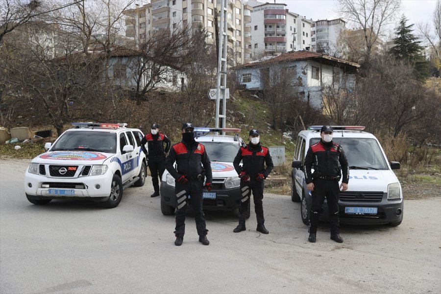 Polis Ekiplerinin Çiğdem Mahallesi'ndeki Denetimleri Devam Ediyor