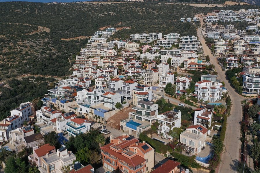 Antalya'da Yaklaşan Yılbaşıyla 