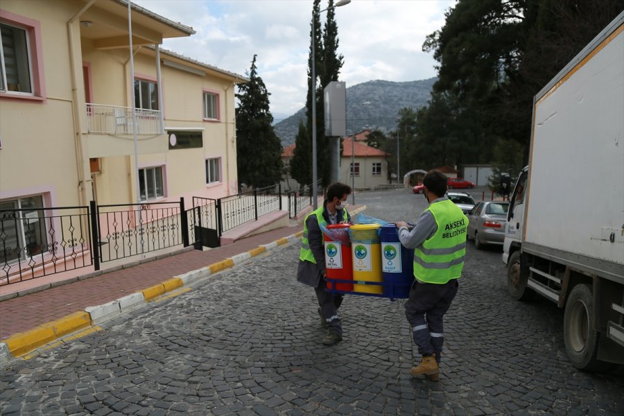 Akseki'de Sıfır Atık İçin Geri Dönüşüm Kutuları Yerleştirildi