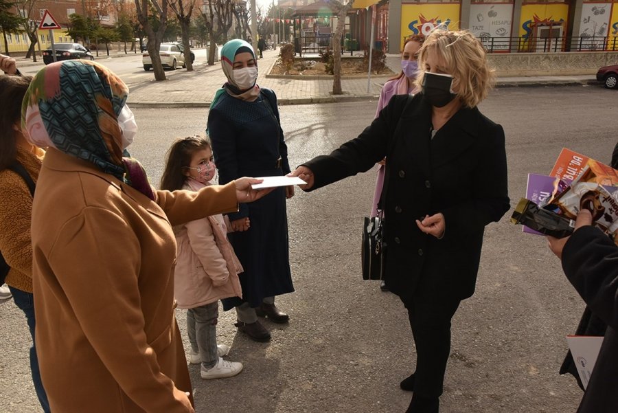 Karaman Valisinin Eşi Munise Işık'ın Kaleme Aldığı Mektup Kadınlara Ulaştırıldı