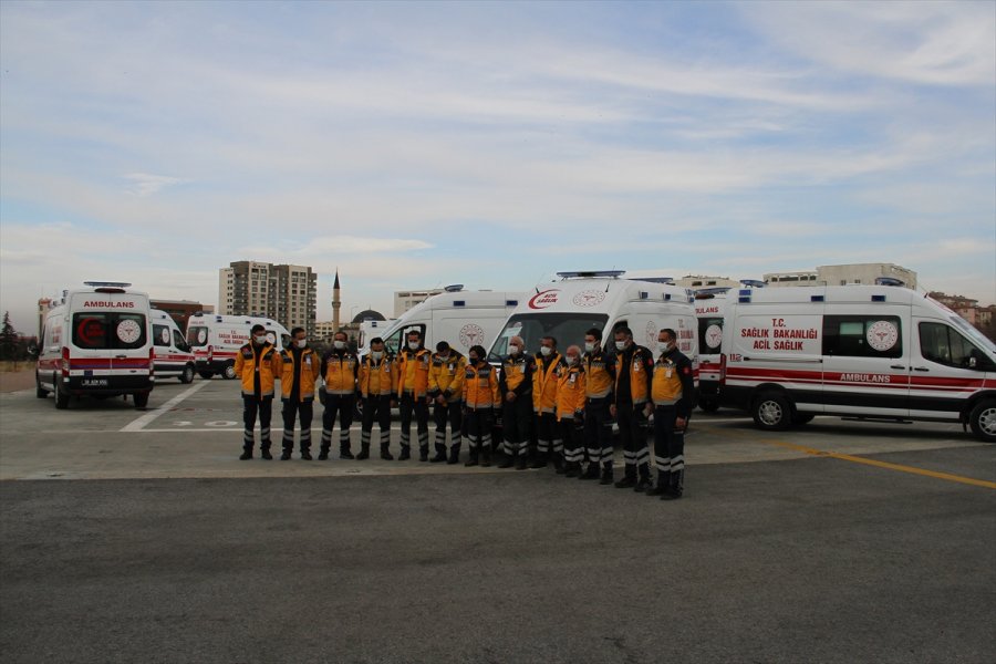 Kayseri'de 13 Ambulans, Ay Ve Yıldız Koreografisiyle Hizmete Alındı