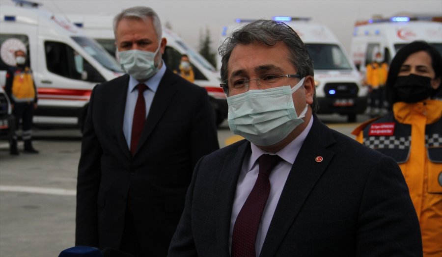 Kayseri'de 13 Ambulans, Ay Ve Yıldız Koreografisiyle Hizmete Alındı