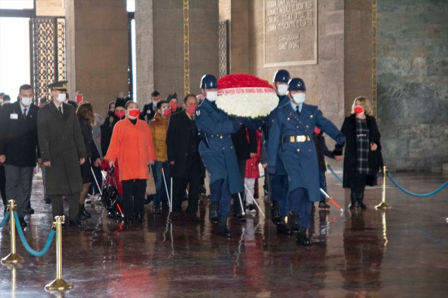 Gören Kalpler Eğitim Derneği Anıtkabir'i Ziyaret Etti