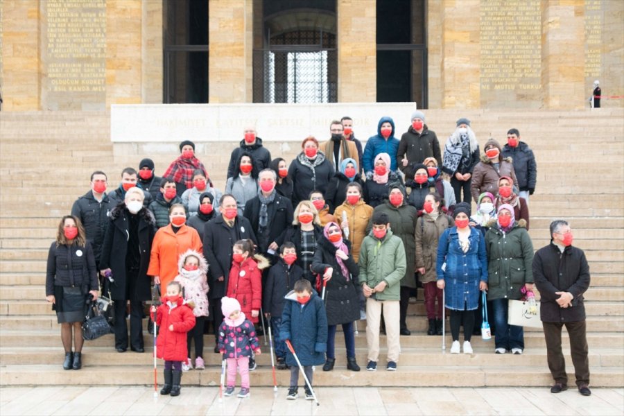 Gören Kalpler Eğitim Derneği Anıtkabir'i Ziyaret Etti