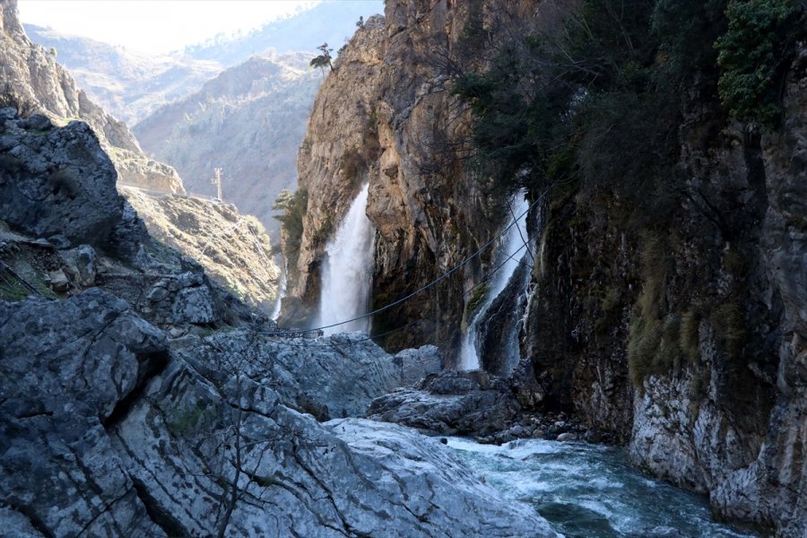 Kar Yağışıyla Coşan Kayseri'deki 