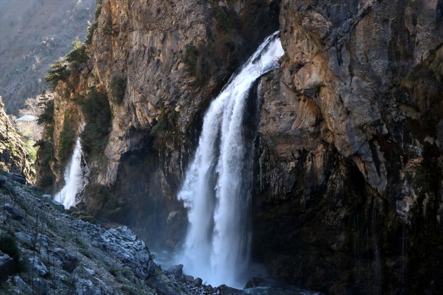 Kar Yağışıyla Coşan Kayseri'deki 