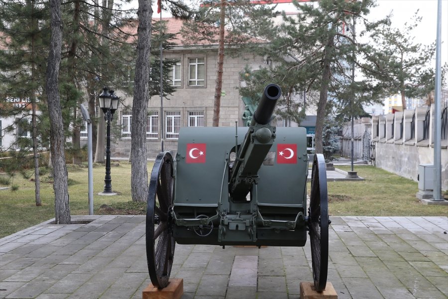 Kayseri'de 77 Yıllık Sahra Topu Yeni Haliyle Milli Mücadele Müzesi'ndeki Yerini Aldı