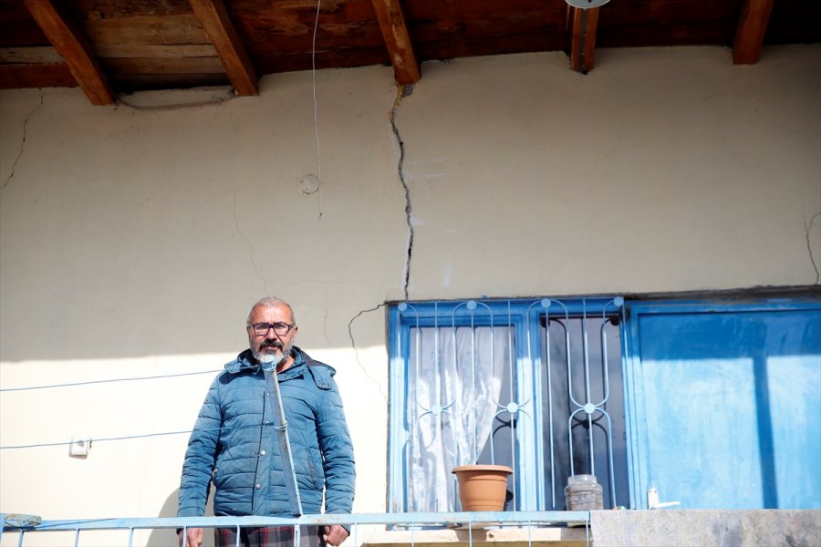 Kayseri'nin Sarıoğlan İlçesindeki Deprem Akkışla İlçesinde De Hissedildi