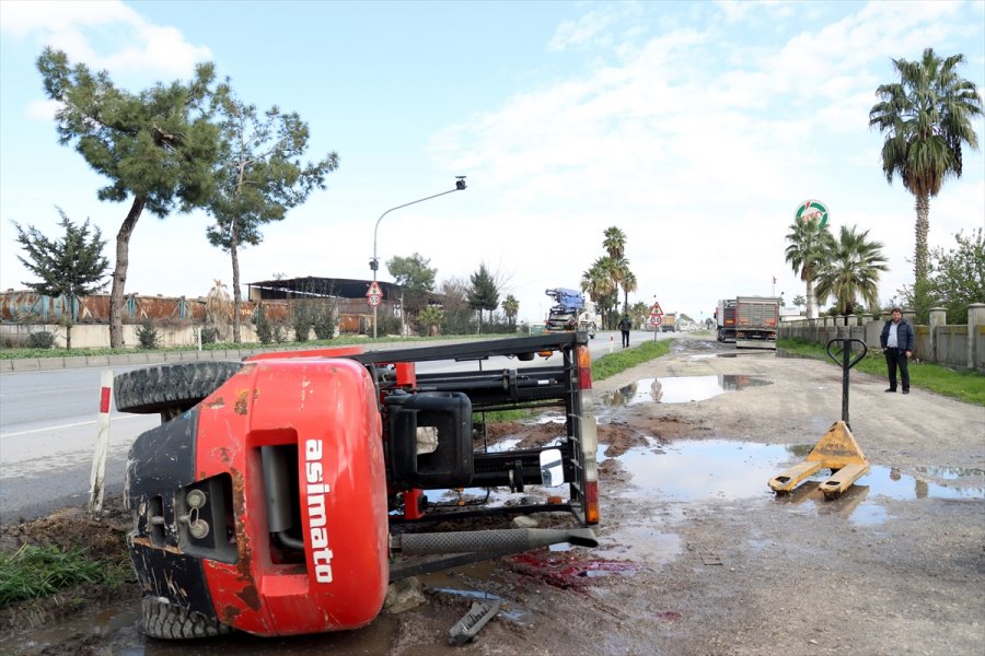 Mersin'de Devrilen Forkliftin Altında Kalan İşçi Yaşamını Yitirdi