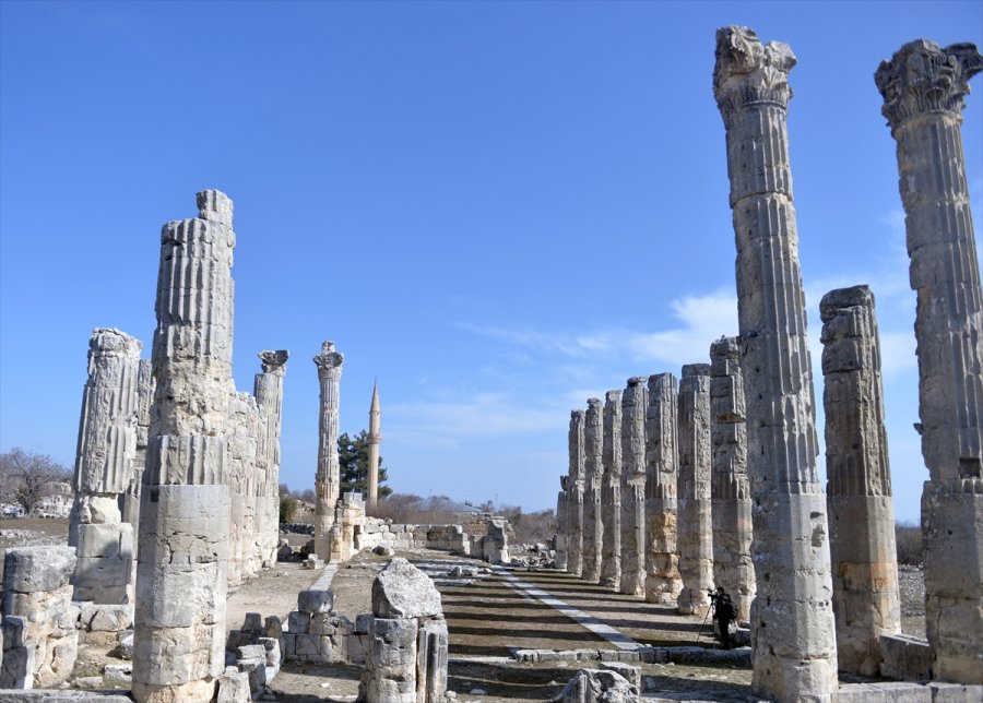 Mersin'deki Uzuncaburç Antik Kenti'nin 2 Bin 300 Yıllık Tarihi, Özel Restorasyonla Yansıtılacak