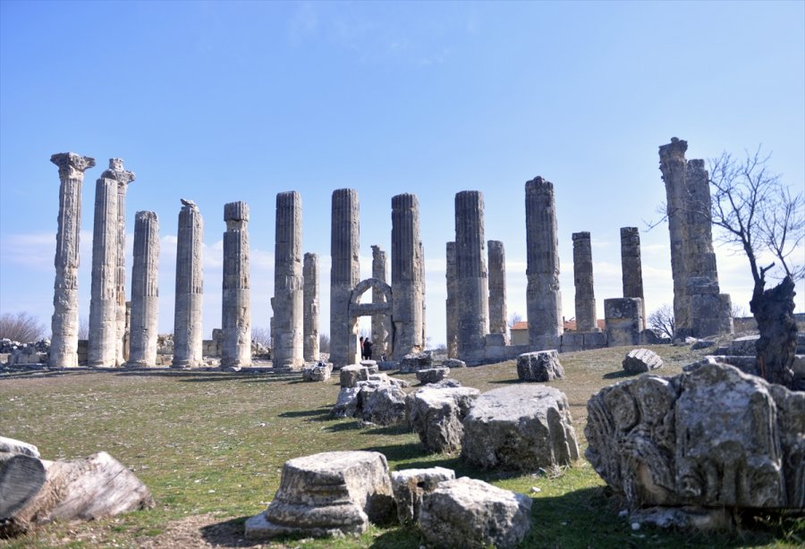 Mersin'deki Uzuncaburç Antik Kenti'nin 2 Bin 300 Yıllık Tarihi, Özel Restorasyonla Yansıtılacak