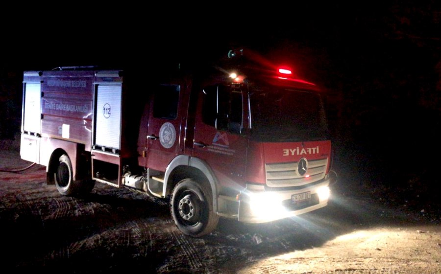 Mersin'de Çıkan Orman Yangını Söndürüldü