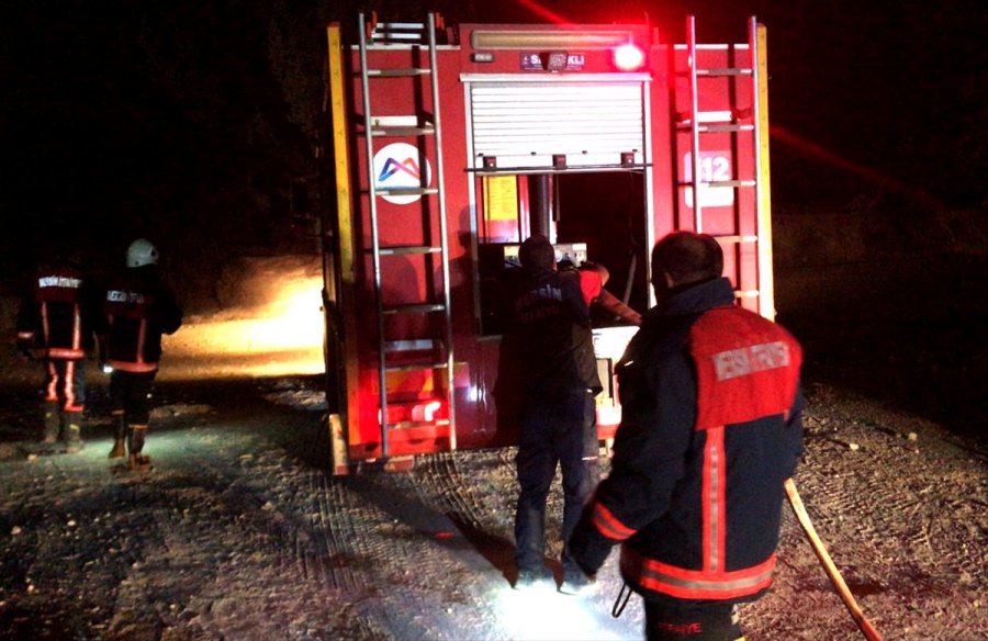 Mersin'de Çıkan Orman Yangını Söndürüldü