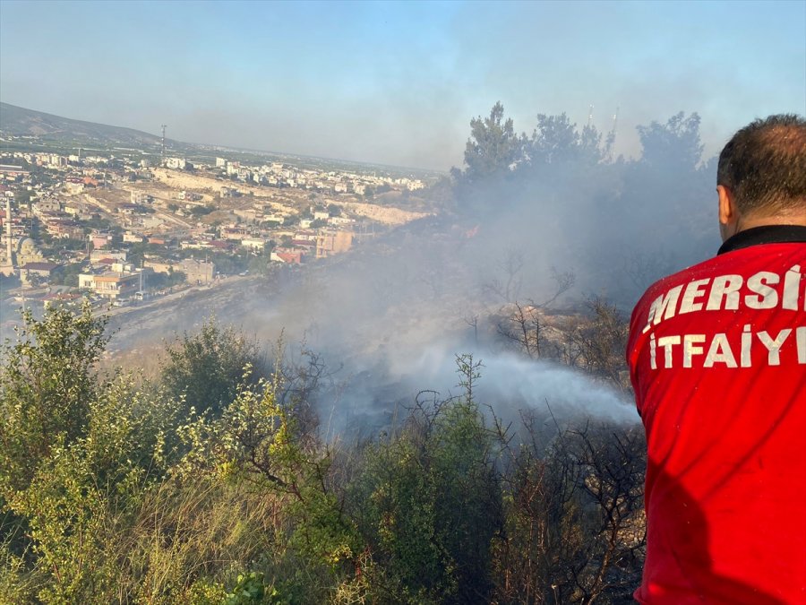 Mersin'de Çalılık Alanda Çıkan Yangın Söndürüldü