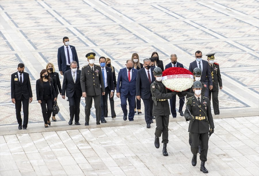 Kktc Cumhuriyet Meclisi Başkanı Sennaroğlu, Anıtkabir'i Ziyaret Etti