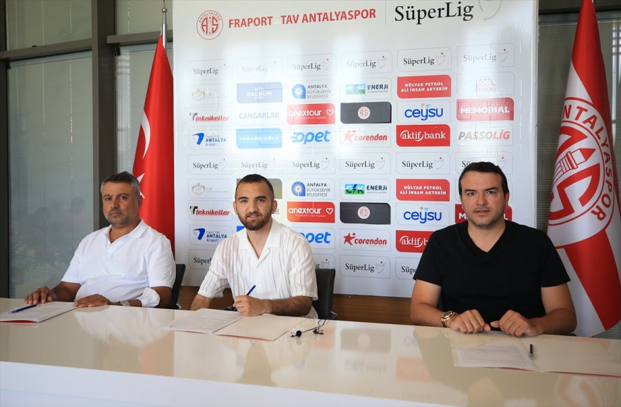 Antalyaspor, Ümit Milli Futbolcu Erkan Eyibil'i Transfer Etti