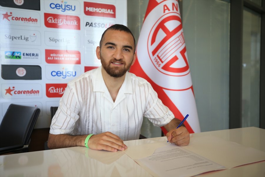 Antalyaspor, Ümit Milli Futbolcu Erkan Eyibil'i Transfer Etti