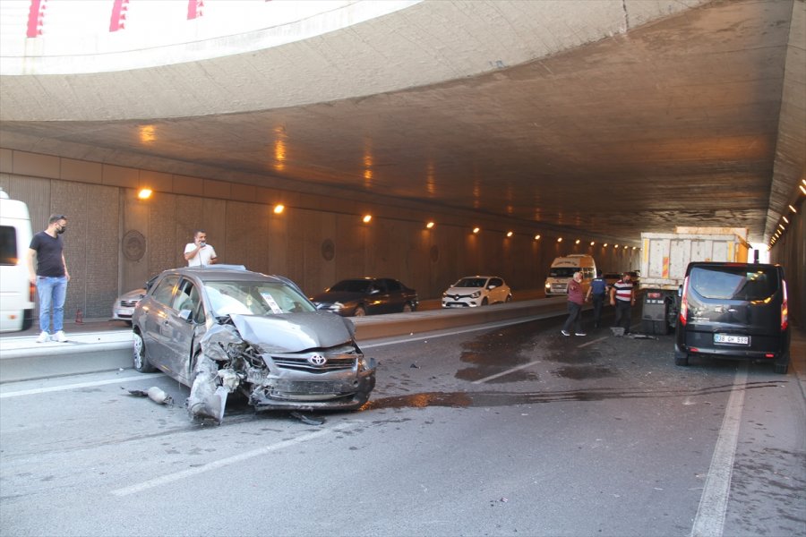 Kayseri'de 4 Aracın Karıştığı Trafik Kazasında 1 Kişi Yaralandı