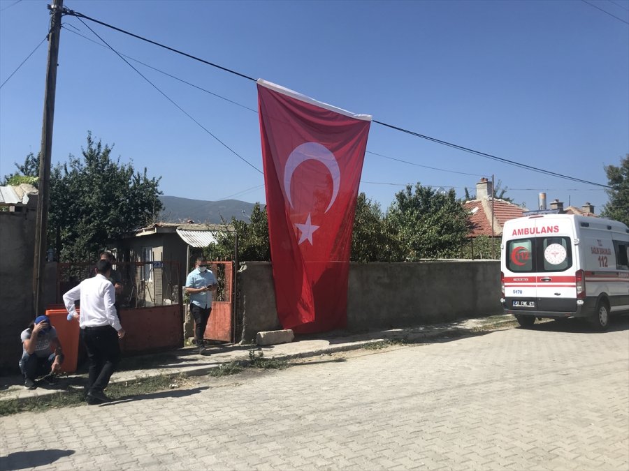 Pençe-şimşek Operasyon Bölgesinde Şehit Olan Askerin Konya'daki Ailesine Şehadet Haberi Verildi