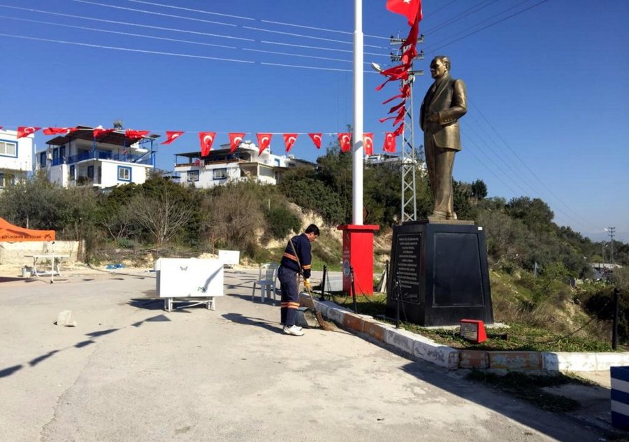 Akdeniz’de Ekipler 7/24 Temizlik Hizmeti Veriyor