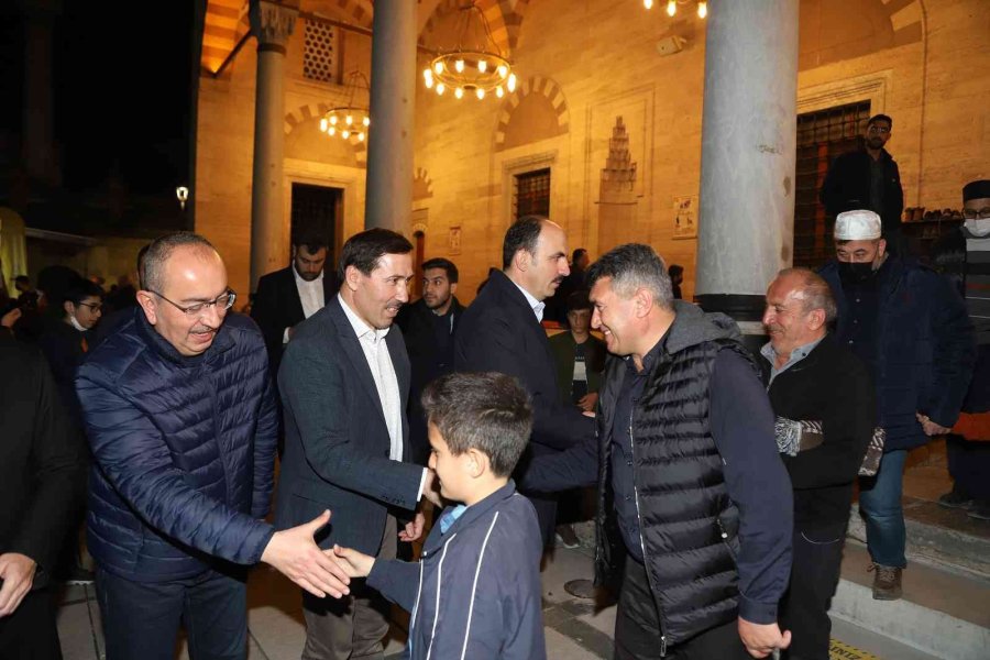 Konya’da İlk Teravih Coşkusu Yaşandı