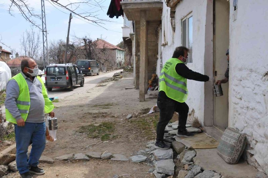 Akşehir Belediyesi’nden 600 İhtiyaç Sahibine Her Gün İftar Yemeği