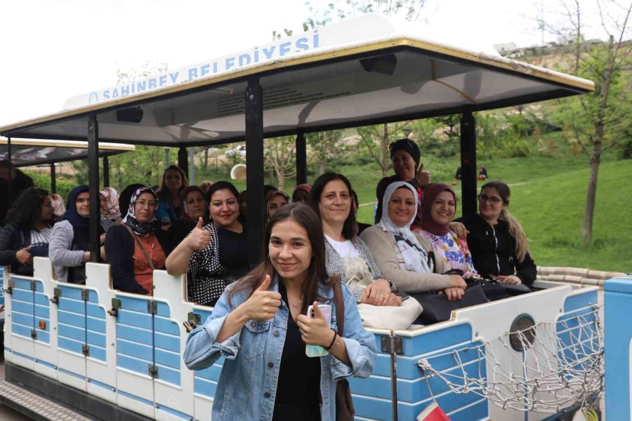 Akdenizli Kadınlara ’anneler Günü’ Hediyesi; Gaziantep Gezisi