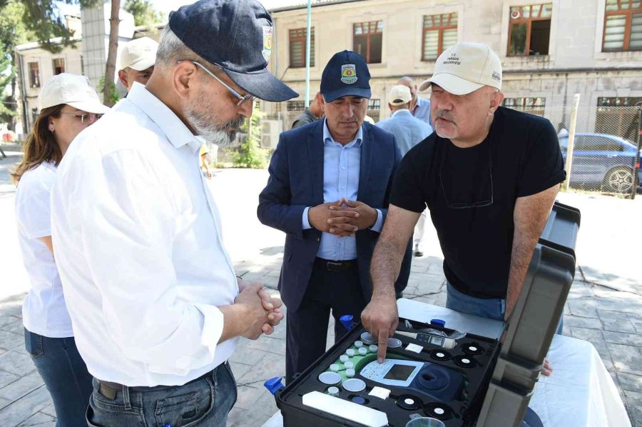 Tarsus Belediyesinden Çiftçilere Yerinde Analiz Hizmeti