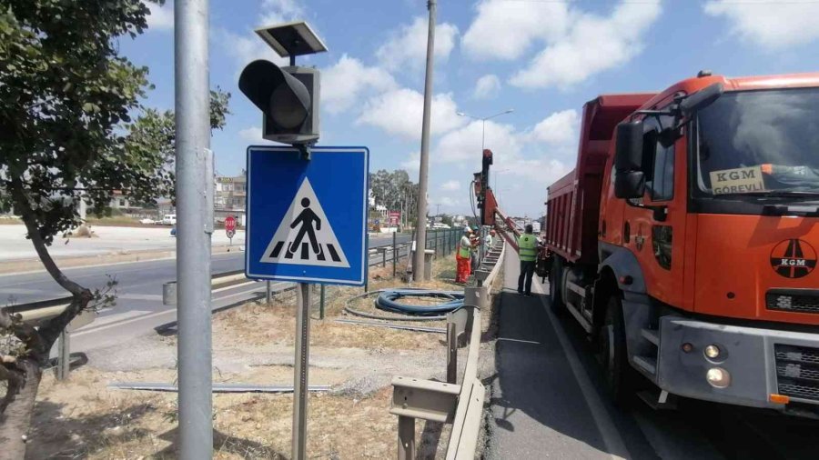 Sık Sık Kazaların Yaşandığı Yaya Geçidine ‘bas-geç’li Çözüm