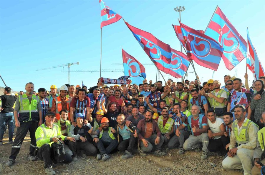 Akkuyu Ngs Çalışanları, Trabzonspor’un Şampiyonluğunu Kutladı