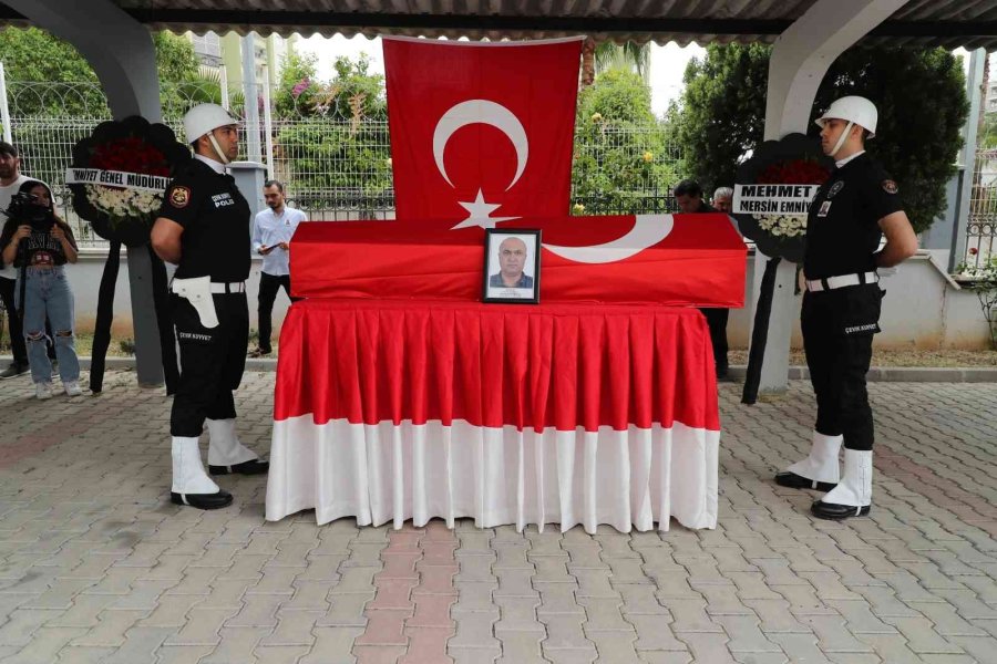 Kalp Krizi Geçirip Hayatını Kaybeden Polis Memuru Son Yolculuğuna Uğurlandı