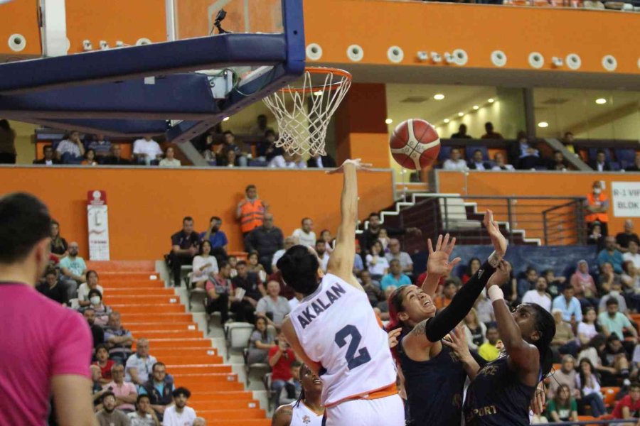 Kadınlar Basketbol Süper Ligi’nde Şampiyon Fenerbahçe