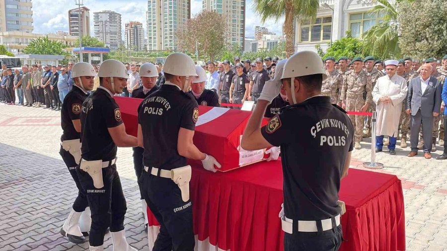 Mersin’de Trafik Kazasında Ölen Polis Memuru İçin Tören Düzenlendi