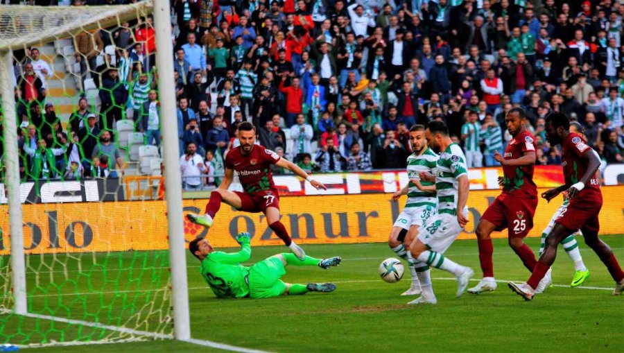 Spor Toto Süper Lig: Konyaspor: 1 - Hatayspor: 1 (ilk Yarı)