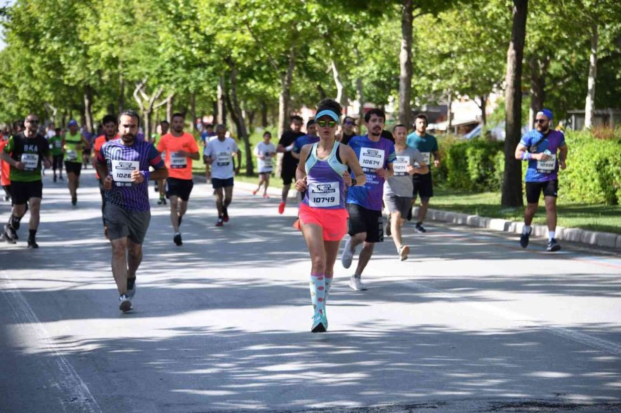 Konya’da Yarı Maraton Coşkusu