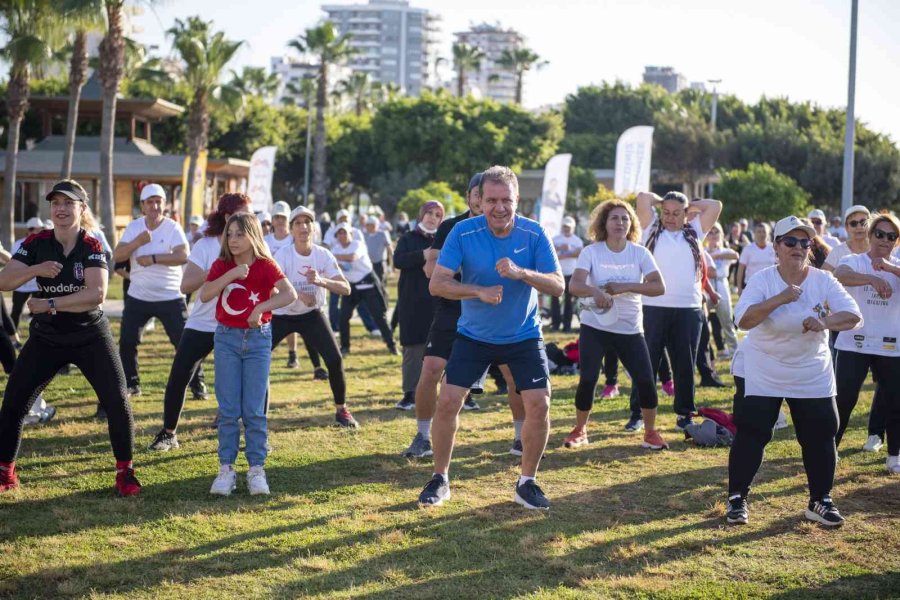 Başkan Seçer, ‘bilinçli Spor’ Etkinliğinde Vatandaşlarla Spor Yaptı