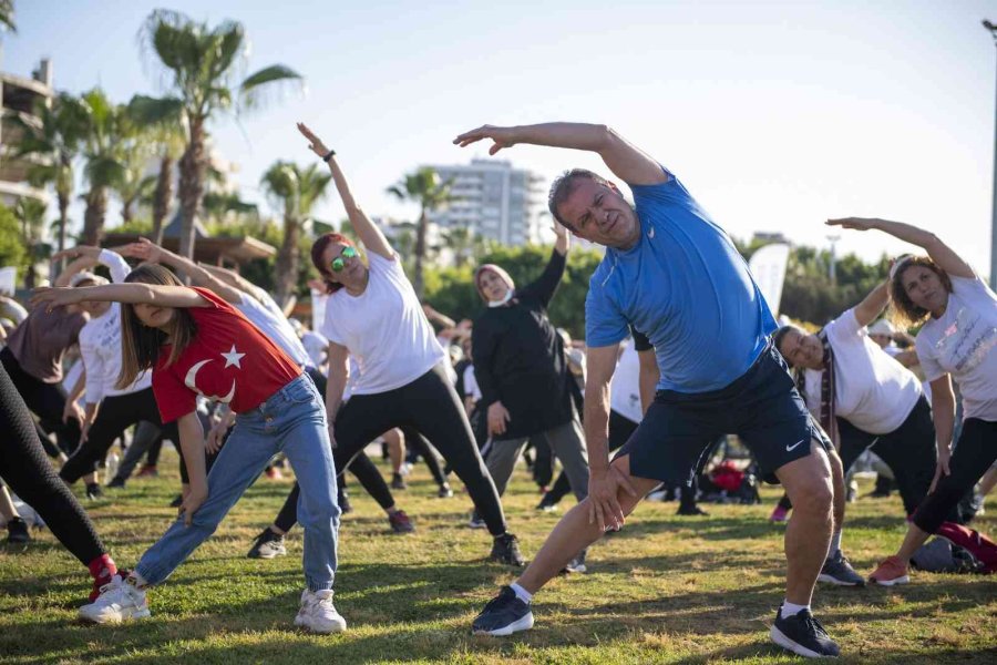 Başkan Seçer, ‘bilinçli Spor’ Etkinliğinde Vatandaşlarla Spor Yaptı