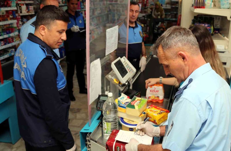 Akdeniz Zabıtası Marketlerde Fiyat-etiket Denetimi Yaptı