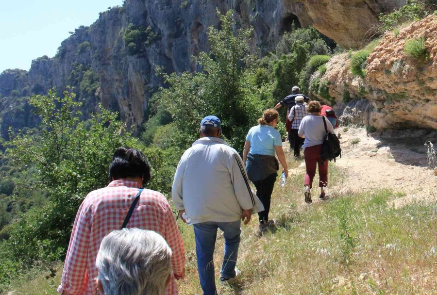 Mersin’de Heyecanlandıran Keşif: Çoban Keçi Ararken, Milattan Önceki Yazılı Tasvirleri Bulmuş