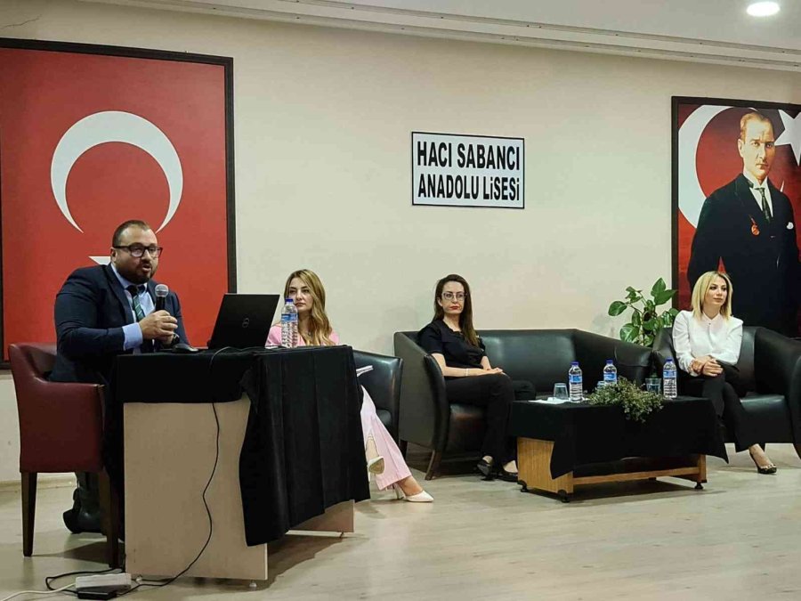 Kariyer Merkezinden Lise Öğrencilerine Eğitim Semineri